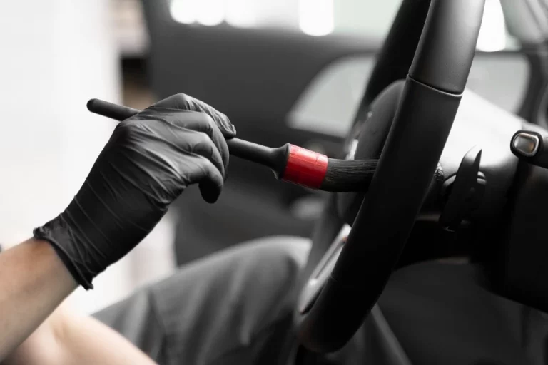 penggunaan clay bar dalam detailing mobil