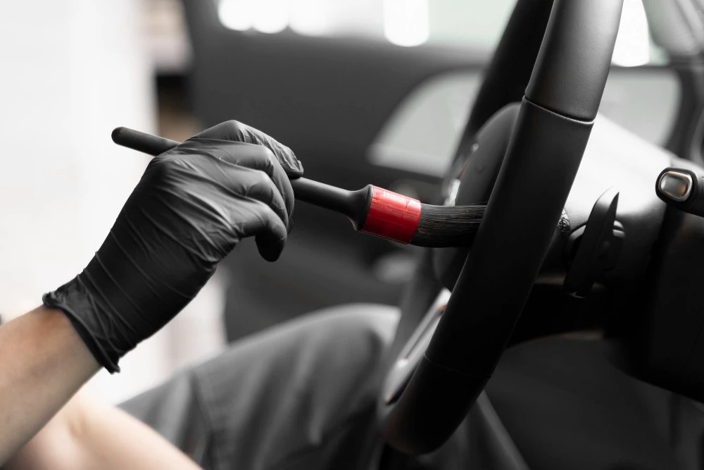 Panduan Lengkap Penggunaan Clay Bar dalam Detailing Mobil Otopia